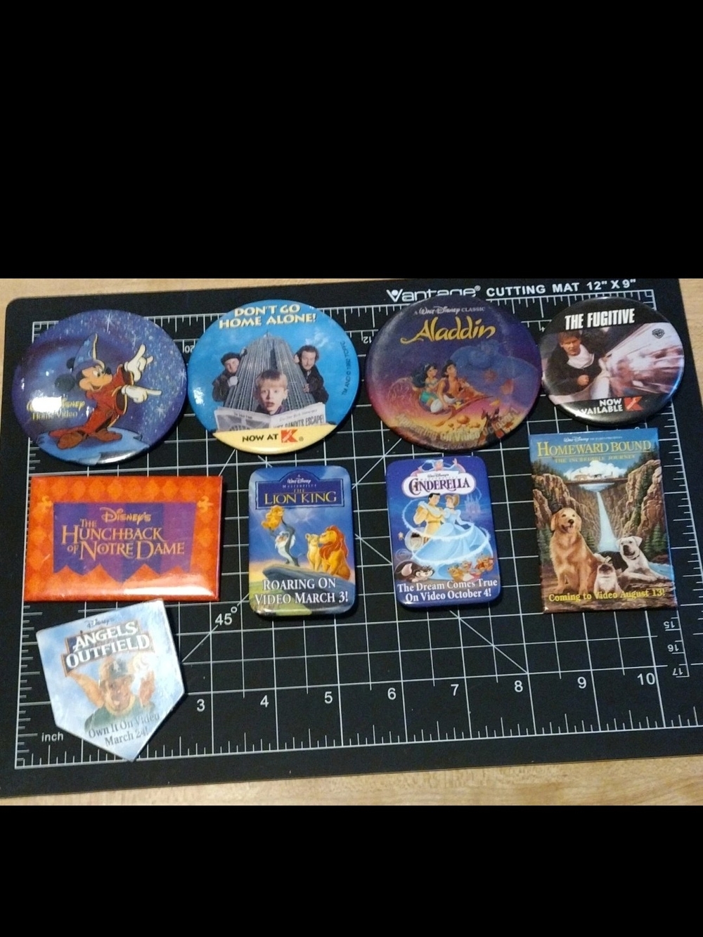 Walt Disney 9 Pin Movie Promo LOT Aladdin, Lion King, Cinderella, Hunchback More